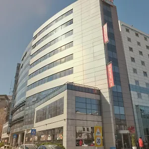 Hello Gara De Nord Bükreş