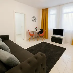 Apartament 4, Bucureşti